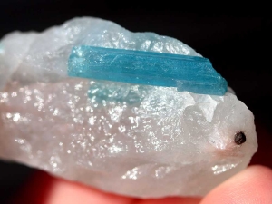 天然石　パライバトルマリン パライバトルマリン｜効果・意味・特徴を解説